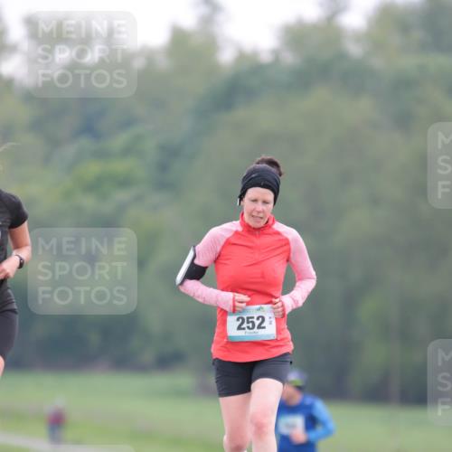 05.05.2024 - 7. Wedeler Halbmarathon H.Heesch http://msf.ph/oto/6223212 05.05.2024 11:19:18 Laufen 252, 50 meine-sportfotos.de