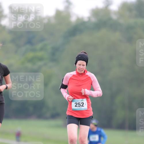 05.05.2024 - 7. Wedeler Halbmarathon H.Heesch http://msf.ph/oto/6223213 05.05.2024 11:19:18 Laufen 252 meine-sportfotos.de