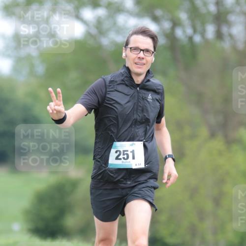 05.05.2024 - 7. Wedeler Halbmarathon H.Heesch http://msf.ph/oto/6223230 05.05.2024 11:10:57 Laufen 251, 51 meine-sportfotos.de