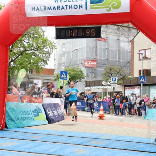 05.05.2024 - 7. Wedeler Halbmarathon Strokosch-Dieckow http://msf.ph/oto/6223231 05.05.2024 11:21:44 Ziel 601, 612, 705, 907 meine-sportfotos.de