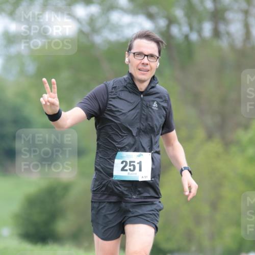 05.05.2024 - 7. Wedeler Halbmarathon H.Heesch http://msf.ph/oto/6223232 05.05.2024 11:10:57 Laufen 251, 51 meine-sportfotos.de