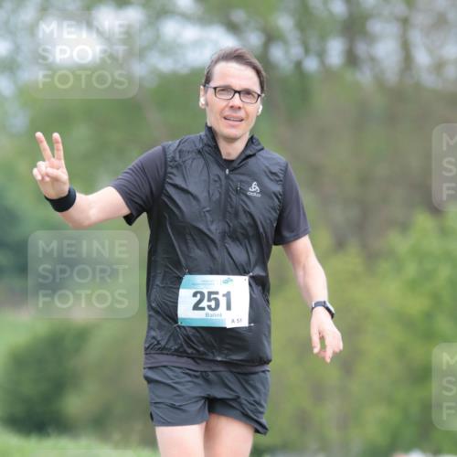 05.05.2024 - 7. Wedeler Halbmarathon H.Heesch http://msf.ph/oto/6223233 05.05.2024 11:10:57 Laufen 166, 251, 51 meine-sportfotos.de