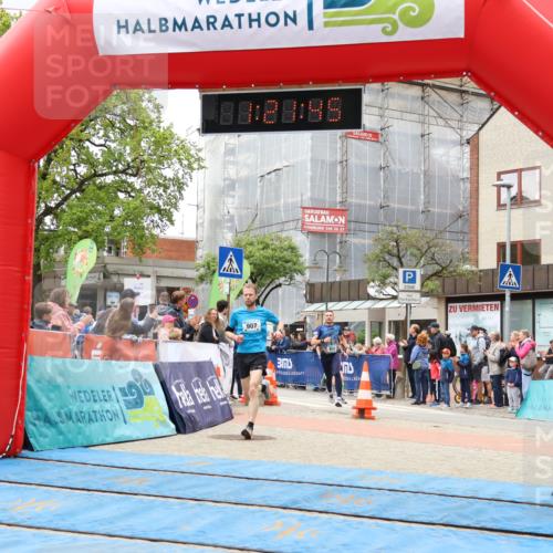05.05.2024 - 7. Wedeler Halbmarathon Strokosch-Dieckow http://msf.ph/oto/6223237 05.05.2024 11:21:44 Ziel 601, 612, 705, 907 meine-sportfotos.de