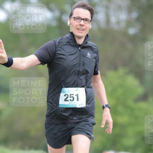 05.05.2024 - 7. Wedeler Halbmarathon H.Heesch http://msf.ph/oto/6223238 05.05.2024 11:10:58 Laufen 251, 51 meine-sportfotos.de
