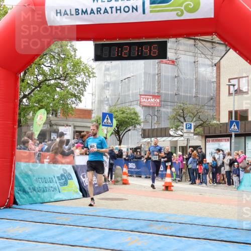 05.05.2024 - 7. Wedeler Halbmarathon Strokosch-Dieckow http://msf.ph/oto/6223251 05.05.2024 11:21:45 Ziel 601, 612, 705, 907 meine-sportfotos.de