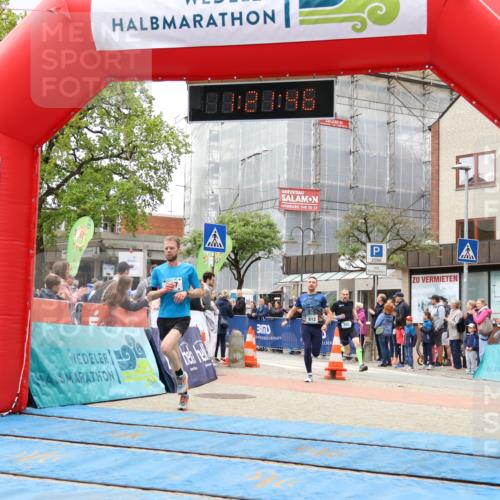 05.05.2024 - 7. Wedeler Halbmarathon Strokosch-Dieckow http://msf.ph/oto/6223259 05.05.2024 11:21:45 Ziel 601, 612, 705, 907 meine-sportfotos.de