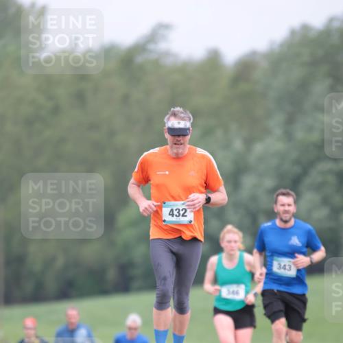 05.05.2024 - 7. Wedeler Halbmarathon H.Heesch http://msf.ph/oto/6223276 05.05.2024 11:11:18 Laufen 432, 346, 343 meine-sportfotos.de