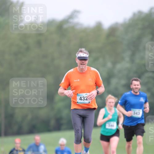05.05.2024 - 7. Wedeler Halbmarathon H.Heesch http://msf.ph/oto/6223278 05.05.2024 11:11:18 Laufen 432, 346, 343 meine-sportfotos.de