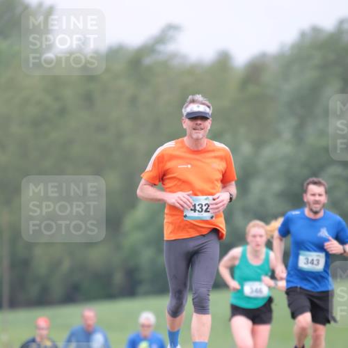 05.05.2024 - 7. Wedeler Halbmarathon H.Heesch http://msf.ph/oto/6223281 05.05.2024 11:11:18 Laufen 432, 346, 343 meine-sportfotos.de