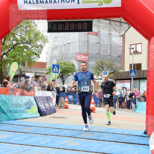 05.05.2024 - 7. Wedeler Halbmarathon Strokosch-Dieckow http://msf.ph/oto/6223302 05.05.2024 11:21:46 Ziel 601, 612, 705, 907 meine-sportfotos.de