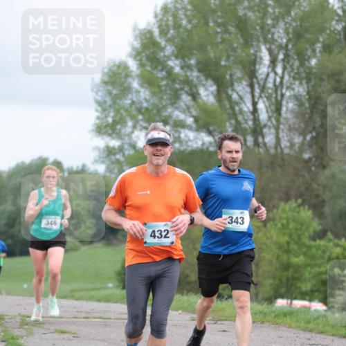 05.05.2024 - 7. Wedeler Halbmarathon H.Heesch http://msf.ph/oto/6223315 05.05.2024 11:11:24 Laufen 346, 432, 343 meine-sportfotos.de