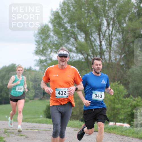05.05.2024 - 7. Wedeler Halbmarathon H.Heesch http://msf.ph/oto/6223316 05.05.2024 11:11:24 Laufen 346, 432, 343 meine-sportfotos.de