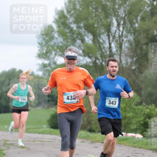 05.05.2024 - 7. Wedeler Halbmarathon H.Heesch http://msf.ph/oto/6223318 05.05.2024 11:11:24 Laufen 432, 346, 343 meine-sportfotos.de