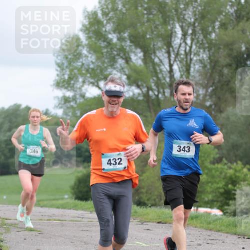 05.05.2024 - 7. Wedeler Halbmarathon H.Heesch http://msf.ph/oto/6223320 05.05.2024 11:11:24 Laufen 346, 432, 343 meine-sportfotos.de