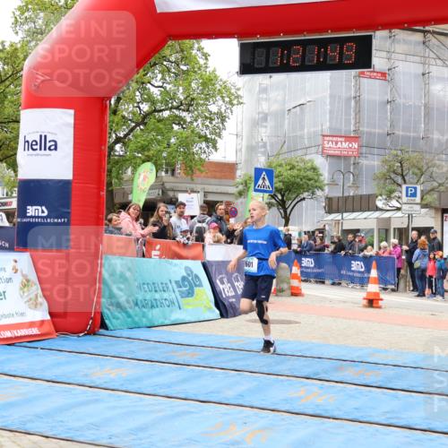 05.05.2024 - 7. Wedeler Halbmarathon Strokosch-Dieckow http://msf.ph/oto/6223342 05.05.2024 11:21:48 Ziel 601, 612, 705, 907 meine-sportfotos.de