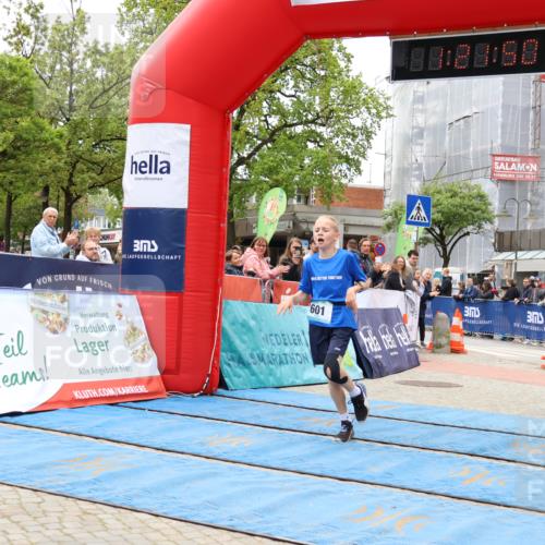 05.05.2024 - 7. Wedeler Halbmarathon Strokosch-Dieckow http://msf.ph/oto/6223362 05.05.2024 11:21:49 Ziel 601, 612, 705 meine-sportfotos.de