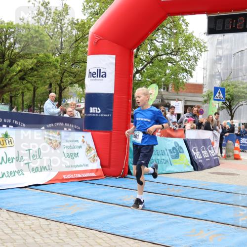 05.05.2024 - 7. Wedeler Halbmarathon Strokosch-Dieckow http://msf.ph/oto/6223373 05.05.2024 11:21:49 Ziel 601, 612, 705 meine-sportfotos.de