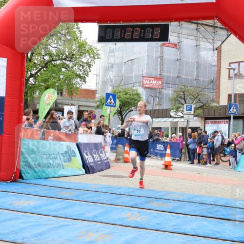 05.05.2024 - 7. Wedeler Halbmarathon Strokosch-Dieckow http://msf.ph/oto/6223409 05.05.2024 11:22:12 Ziel 77, 794 meine-sportfotos.de