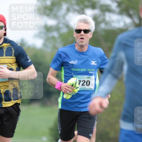 05.05.2024 - 7. Wedeler Halbmarathon H.Heesch http://msf.ph/oto/6223432 05.05.2024 11:11:34 Laufen 2016, 720 meine-sportfotos.de