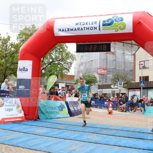 05.05.2024 - 7. Wedeler Halbmarathon Strokosch-Dieckow http://msf.ph/oto/6223445 05.05.2024 11:22:17 Ziel 794 meine-sportfotos.de
