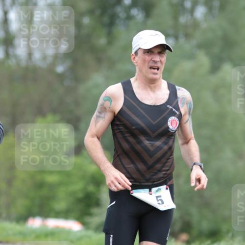 05.05.2024 - 7. Wedeler Halbmarathon H.Heesch http://msf.ph/oto/6223456 05.05.2024 11:11:38 Laufen 4441 meine-sportfotos.de