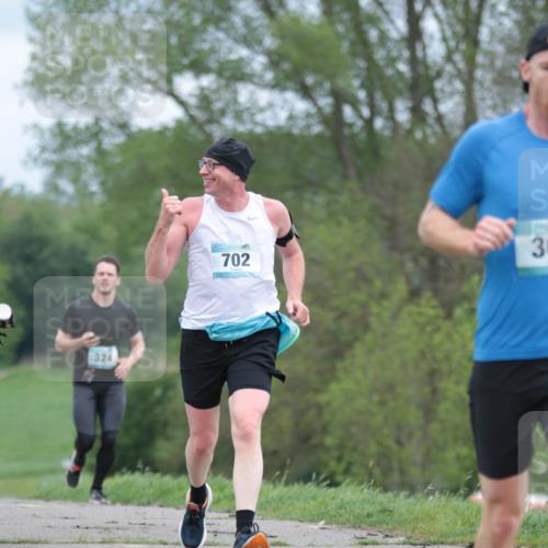 05.05.2024 - 7. Wedeler Halbmarathon H.Heesch http://msf.ph/oto/6223469 05.05.2024 11:11:40 Laufen 324, 702, 3 meine-sportfotos.de