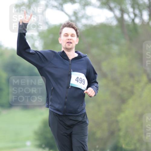 05.05.2024 - 7. Wedeler Halbmarathon H.Heesch http://msf.ph/oto/6223486 05.05.2024 11:19:58 Laufen 499, 46 meine-sportfotos.de