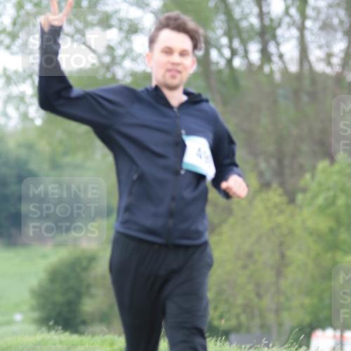 05.05.2024 - 7. Wedeler Halbmarathon H.Heesch http://msf.ph/oto/6223534 05.05.2024 11:19:59 Laufen  meine-sportfotos.de