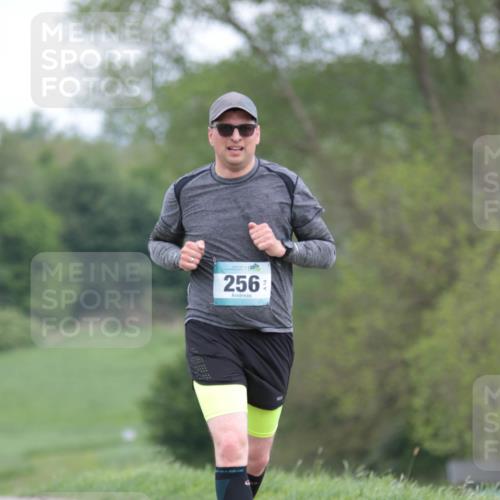 05.05.2024 - 7. Wedeler Halbmarathon H.Heesch http://msf.ph/oto/6223541 05.05.2024 11:12:26 Laufen 256 meine-sportfotos.de