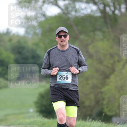 05.05.2024 - 7. Wedeler Halbmarathon H.Heesch http://msf.ph/oto/6223542 05.05.2024 11:12:26 Laufen 256 meine-sportfotos.de