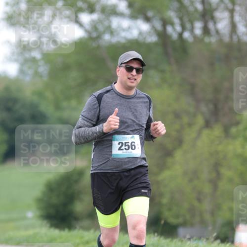 05.05.2024 - 7. Wedeler Halbmarathon H.Heesch http://msf.ph/oto/6223545 05.05.2024 11:12:27 Laufen 256 meine-sportfotos.de