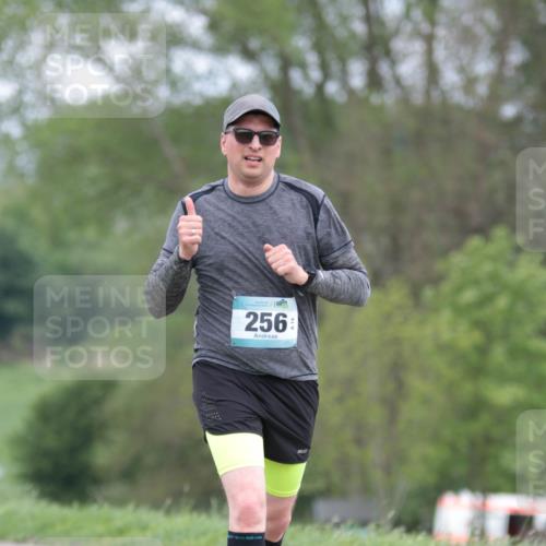 05.05.2024 - 7. Wedeler Halbmarathon H.Heesch http://msf.ph/oto/6223546 05.05.2024 11:12:27 Laufen 256 meine-sportfotos.de