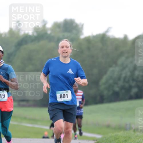 05.05.2024 - 7. Wedeler Halbmarathon H.Heesch http://msf.ph/oto/6223572 05.05.2024 11:20:09 Laufen 19, 801 meine-sportfotos.de