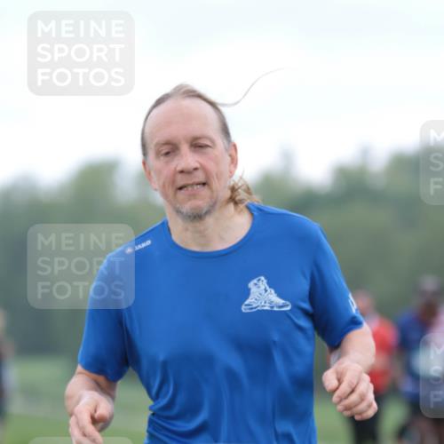 05.05.2024 - 7. Wedeler Halbmarathon H.Heesch http://msf.ph/oto/6223625 05.05.2024 11:20:12 Laufen 801, 55 meine-sportfotos.de