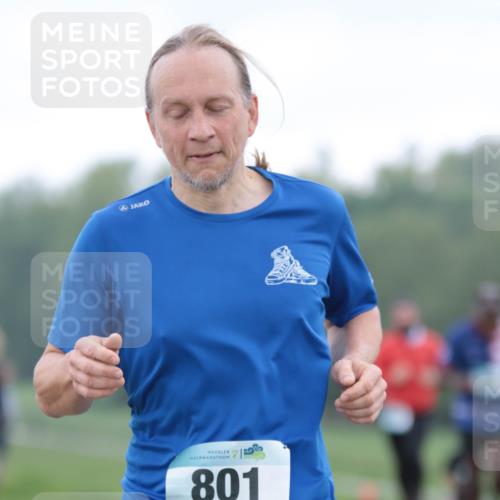 05.05.2024 - 7. Wedeler Halbmarathon H.Heesch http://msf.ph/oto/6223626 05.05.2024 11:20:12 Laufen 801, 55 meine-sportfotos.de
