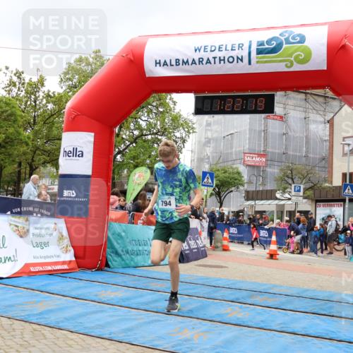 05.05.2024 - 7. Wedeler Halbmarathon Strokosch-Dieckow http://msf.ph/oto/6223637 05.05.2024 11:22:18 Ziel 794 meine-sportfotos.de