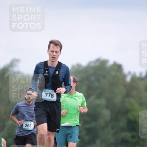 05.05.2024 - 7. Wedeler Halbmarathon H.Heesch http://msf.ph/oto/6223669 05.05.2024 11:13:00 Laufen 266, 778 meine-sportfotos.de
