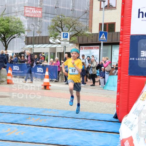 05.05.2024 - 7. Wedeler Halbmarathon Strokosch-Dieckow http://msf.ph/oto/6223673 05.05.2024 11:22:39 Ziel 57 meine-sportfotos.de
