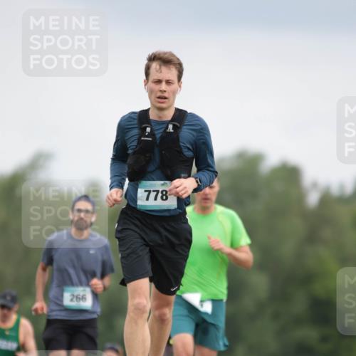 05.05.2024 - 7. Wedeler Halbmarathon H.Heesch http://msf.ph/oto/6223675 05.05.2024 11:13:01 Laufen 266, 778 meine-sportfotos.de