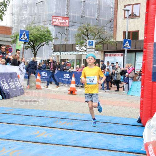 05.05.2024 - 7. Wedeler Halbmarathon Strokosch-Dieckow http://msf.ph/oto/6223687 05.05.2024 11:22:39 Ziel 57 meine-sportfotos.de