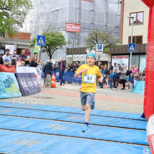 05.05.2024 - 7. Wedeler Halbmarathon Strokosch-Dieckow http://msf.ph/oto/6223697 05.05.2024 11:22:39 Ziel 57 meine-sportfotos.de
