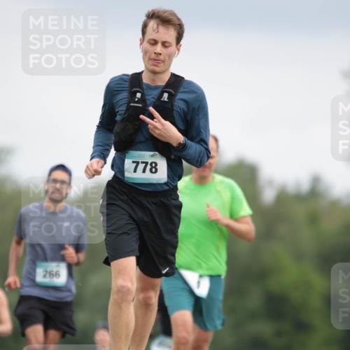 05.05.2024 - 7. Wedeler Halbmarathon H.Heesch http://msf.ph/oto/6223702 05.05.2024 11:13:02 Laufen 266, 778 meine-sportfotos.de