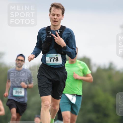 05.05.2024 - 7. Wedeler Halbmarathon H.Heesch http://msf.ph/oto/6223704 05.05.2024 11:13:02 Laufen 266, 778 meine-sportfotos.de