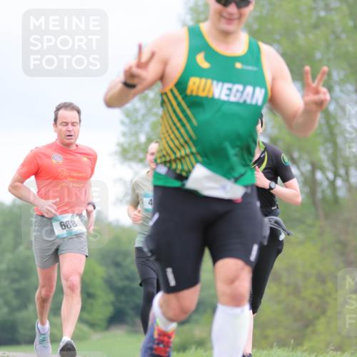 05.05.2024 - 7. Wedeler Halbmarathon H.Heesch http://msf.ph/oto/6223745 05.05.2024 11:13:11 Laufen 688, 4 meine-sportfotos.de