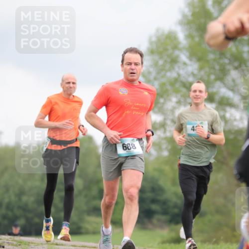 05.05.2024 - 7. Wedeler Halbmarathon H.Heesch http://msf.ph/oto/6223747 05.05.2024 11:13:12 Laufen 688, 42 meine-sportfotos.de