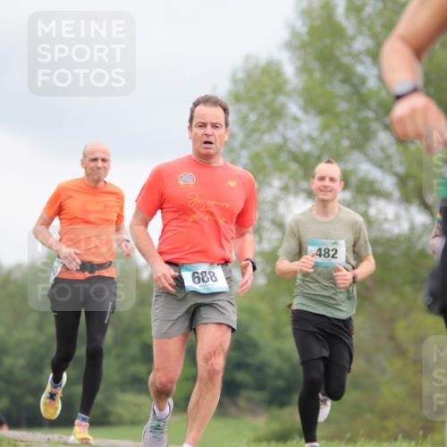 05.05.2024 - 7. Wedeler Halbmarathon H.Heesch http://msf.ph/oto/6223750 05.05.2024 11:13:12 Laufen 688, 482 meine-sportfotos.de