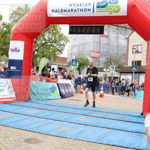 05.05.2024 - 7. Wedeler Halbmarathon Strokosch-Dieckow http://msf.ph/oto/6223767 05.05.2024 11:22:50 Ziel 458 meine-sportfotos.de