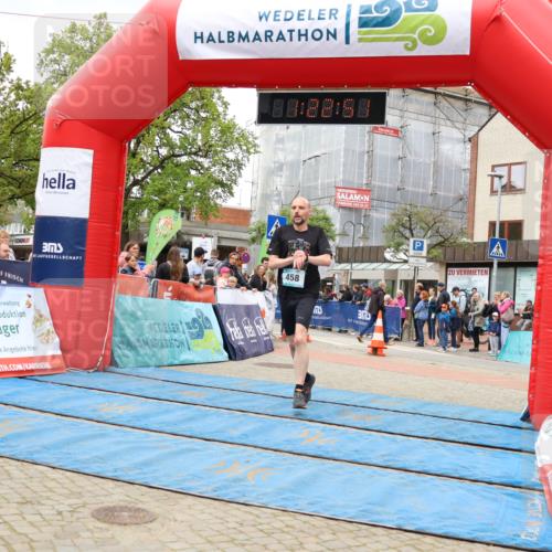 05.05.2024 - 7. Wedeler Halbmarathon Strokosch-Dieckow http://msf.ph/oto/6223784 05.05.2024 11:22:50 Ziel 458 meine-sportfotos.de