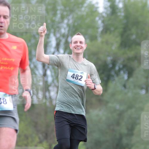 05.05.2024 - 7. Wedeler Halbmarathon H.Heesch http://msf.ph/oto/6223798 05.05.2024 11:13:14 Laufen 482, 27, 38 meine-sportfotos.de
