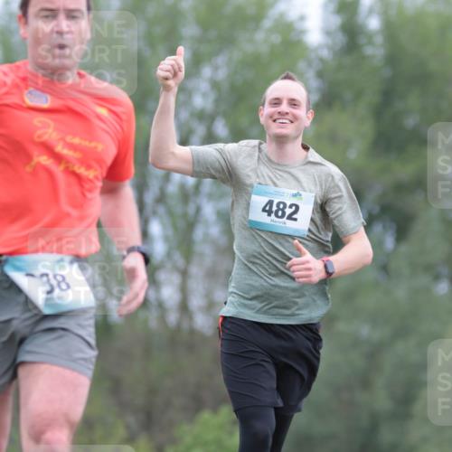 05.05.2024 - 7. Wedeler Halbmarathon H.Heesch http://msf.ph/oto/6223803 05.05.2024 11:13:14 Laufen 38, 482 meine-sportfotos.de
